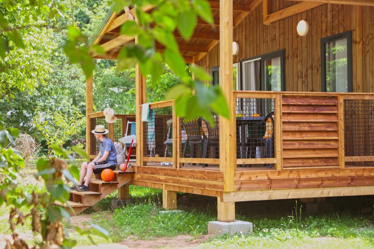 Camping Paradis Le Rocher De La Granelle Le Bugue Exterior foto